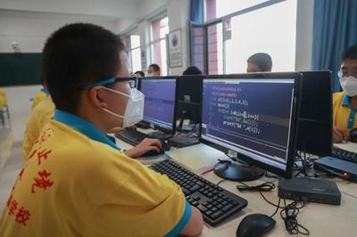 張家口啟臻奧賽社團(tuán) 培優(yōu)促尖，專(zhuān)注計(jì)算機(jī)信息科技開(kāi)發(fā)